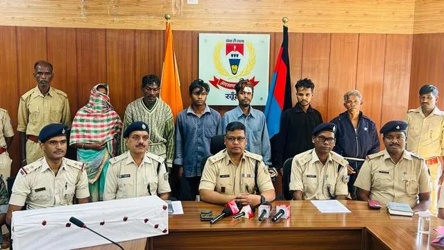 खूंटीः रनिया थानेदार पर हमला करने के मामले में पुलिस ने एक महिला समेत छह लोगों को जेल भेजा