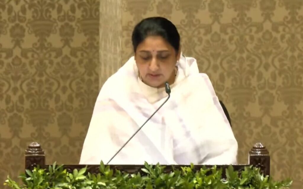 सुनेत्रा पवार बनीं महाराष्ट्र की उपमुख्यमंत्री, एनसीपी को मिला नया नेतृत्व