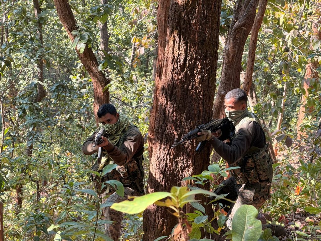 झारखंड के सारंडा में भीषण मुठभेड़, एक करोड़ का इनामी अनल समेत 15 माओवादी ढेर, सर्च अभियान जारी