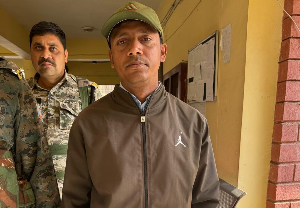 रांचीः सिल्ली अंचल का अमीन घूस लेते गिरफ्तार