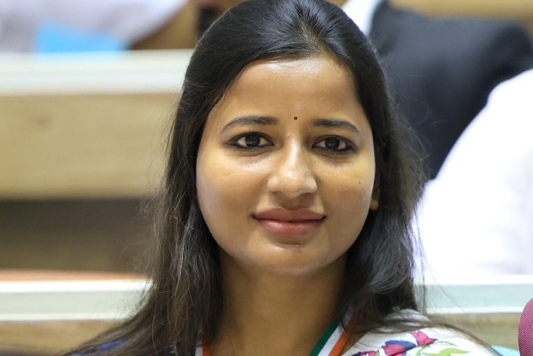 पिता को कांग्रेस से निकाले जाने के बाद अंबा बोलीं- ‘प्रदेश नेतृत्व ने गलत किया, आलाकमान को पूरी बात बताएंगे’