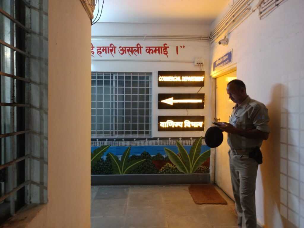 रांचीः रेलवे के चीफ कॉमर्शियल इंस्पेक्टर 50 हजार रुपये घूस लेते गिरफ्तार, सीबीआइ का शिकंजा