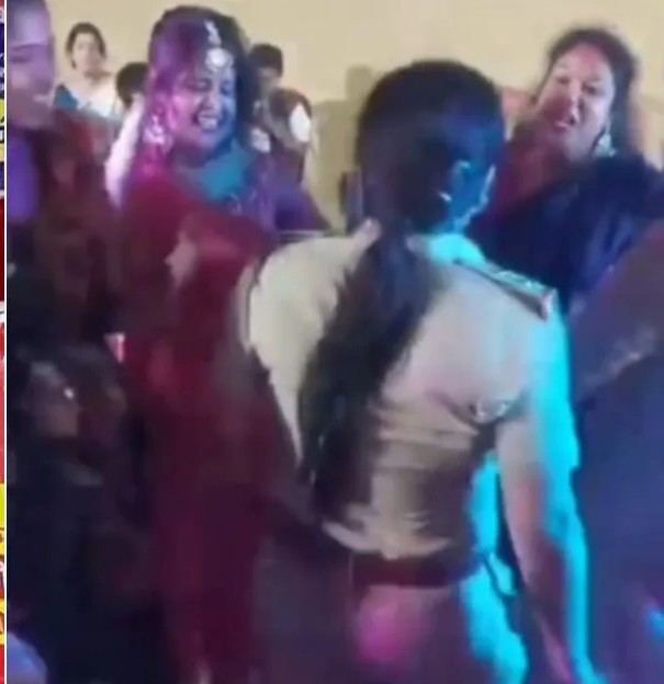 धनबाद- राजगंज की थाना इंचार्ज अलिशा अग्रवाल लाइन हाजिर, वर्दी में भोजपुरी गाने पर डांस का वीडियो वायरल