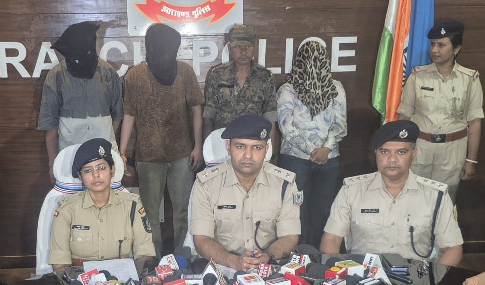 बर्थ डे पार्टी में डेंटिस्ट से रेपः आरोपी दानिश, सहेली ओली समेत तीन गिरफ्तार, घटना के विरोध में धरना प्रदर्शन