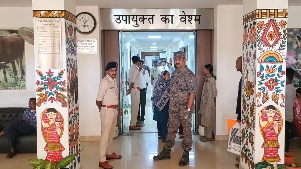 हजारीबाग ट्रेजरी घोटालाः 15.41 करोड़ रुपये की निकासी के मामले में तीन पुलिसकर्मी गिरफ्तार, 21 बैंक खाते फ्रीज