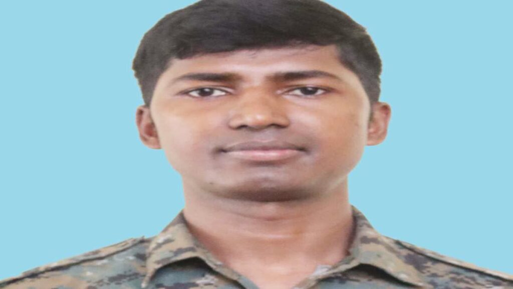 सारंडाः बाबू डेरा कैंप के पास पेड़ गिरने से कोबरा बटालियन के एक जवान की मौत