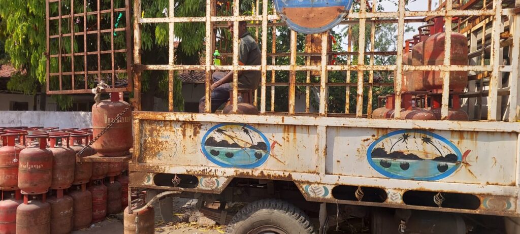 रांची में घरेलू गैस की कालाबाजारी, उपभोक्ता परेशान, प्रशासन मूकदर्शक बनाः सीपी सिंह