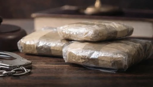 झारखंड के सिमडेगा में महाराष्ट्र पुलिस की छापेमारी, दो करोड़ की अफीम पकड़ी, होटल संचालक गिरफ्तार