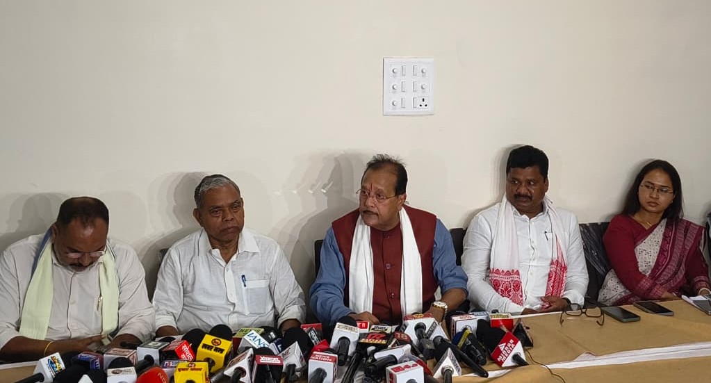राज्यसभा चुनावः हार के बाद बैकफुट पर कांग्रेस, नेताओं ने कहा महागठबंधन के लिए विष पीने को भी तैयार