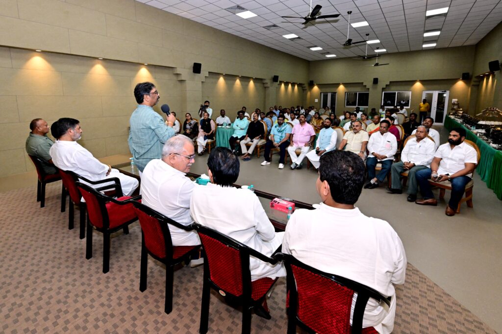 झारखंड में राज्यसभा चुनावः भूपेश बघेल की रणनीति और हेमंत के नरम पड़ने से साथ हुए सत्तारूढ़ दलों के विधायक