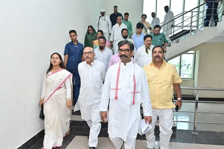 झारखंड में राज्यसभा चुनावः सभी 81 विधायकों ने वोट डाले, जेएमएम की जीत कंफर्म, दूसरी सीट पर सबकी नजर