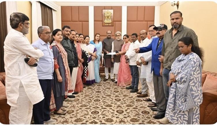 टीएमसी के बागी सांसदों की लोकसभा अध्यक्ष से मुलाकात, त्रिपुरा की ‘नेशनलिस्ट सिटीजन्स पार्टी’ में विलय का फैसला