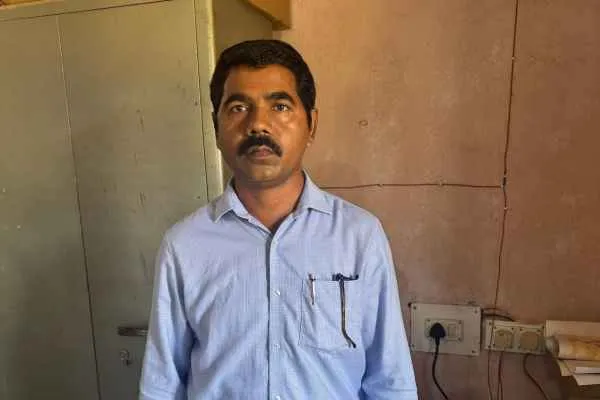 सिमडेगाः मिड-डे मील में घूसखोरी, एसीबी ने केरसई ब्लॉक के बीपीओ को 8000 रुपए लेते किया गिरफ्तार