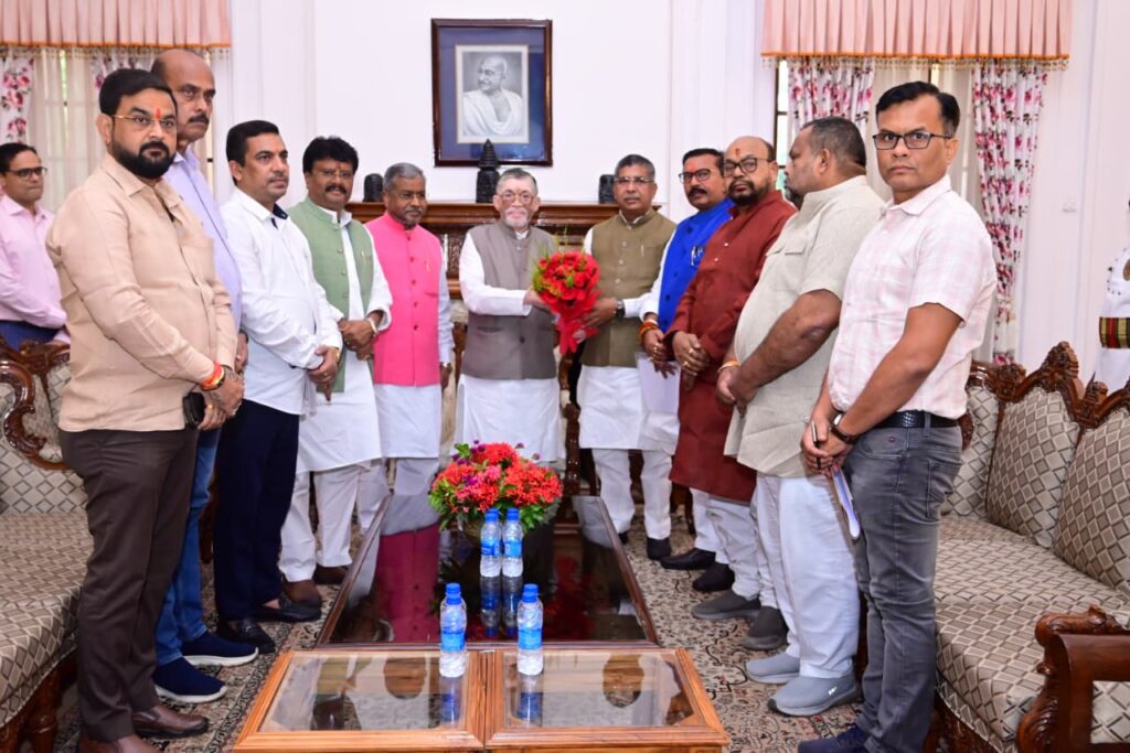 बीजेपी के नेता राज्यपाल से मिले, जमशेदपुर के हिमांशु हत्याकांड की सीबीआई जांच की मांग, पुलिस पर भरोसा नहीं