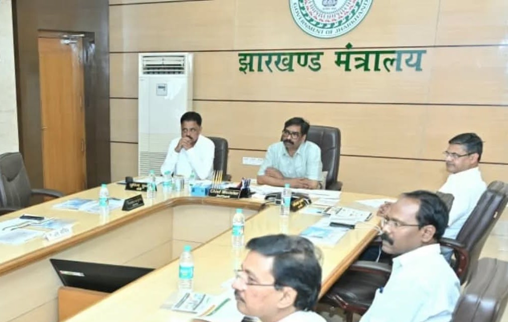 सीएम हेमंत का रोजगार से जुड़े और मार्केट-ओरिएंटेड शिक्षा पर जोर, रिक्त पदों पर जल्द होगी नियुक्तियां