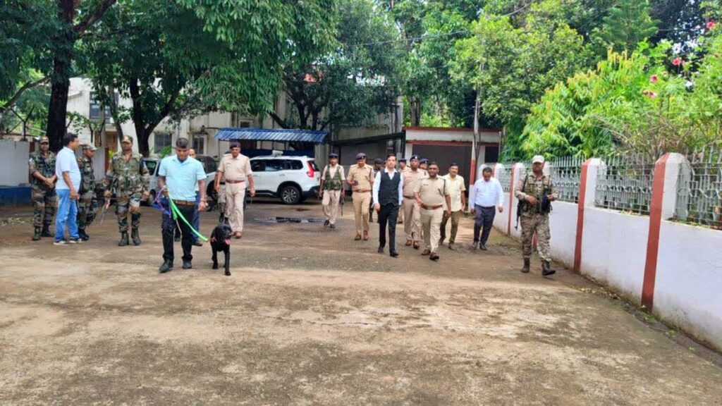 झारखंडः कोर्ट को उड़ाने की धमकी का सिलसिला जारी, अबकी दुमका को मिला स्पीड पोस्ट