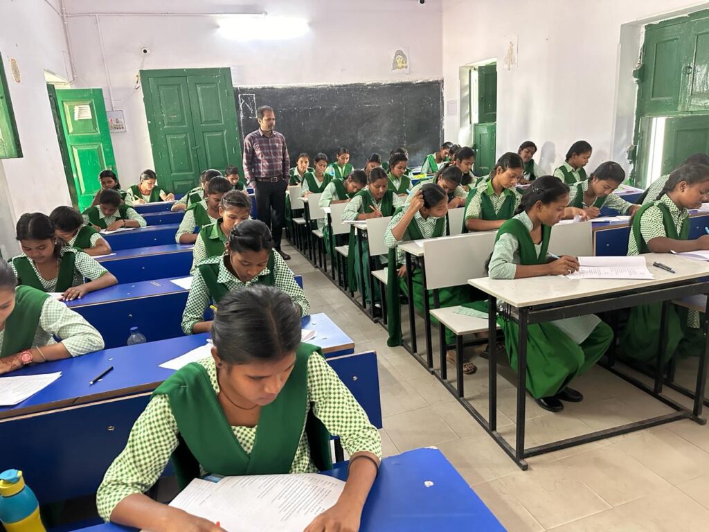 यू- डायस की रिपोर्टः झारखंड में हाईस्कूल स्तर पर ड्रापआउट दर में वृद्धि, शिक्षकों की भी कमी