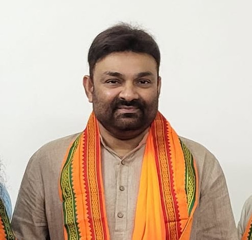 जमशेदपुरः हिमांशु हत्याकांड में डीडी बार के मालिक भाजपा नेता नीरज सिंह राजस्थान के खाटू धाम से गिरफ्तार