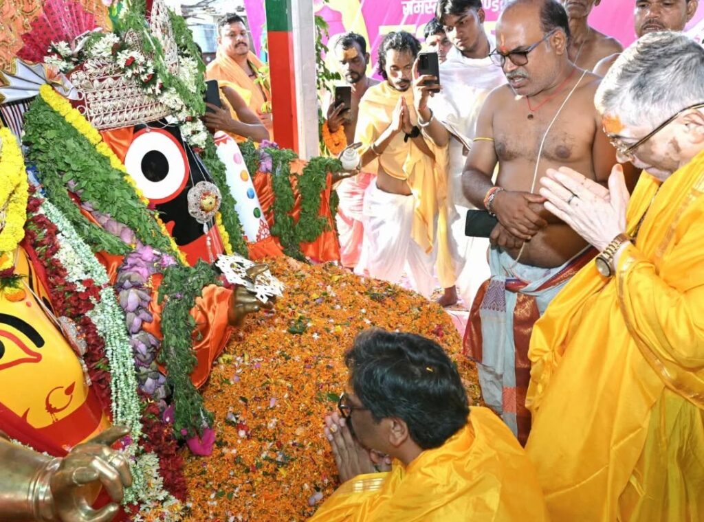 रांचीः आस्था का जनसैलाब, मौसीबाड़ी पहुंचे भगवान जगन्नाथ, प्रभु को एकटक निहारते रहे भक्त
