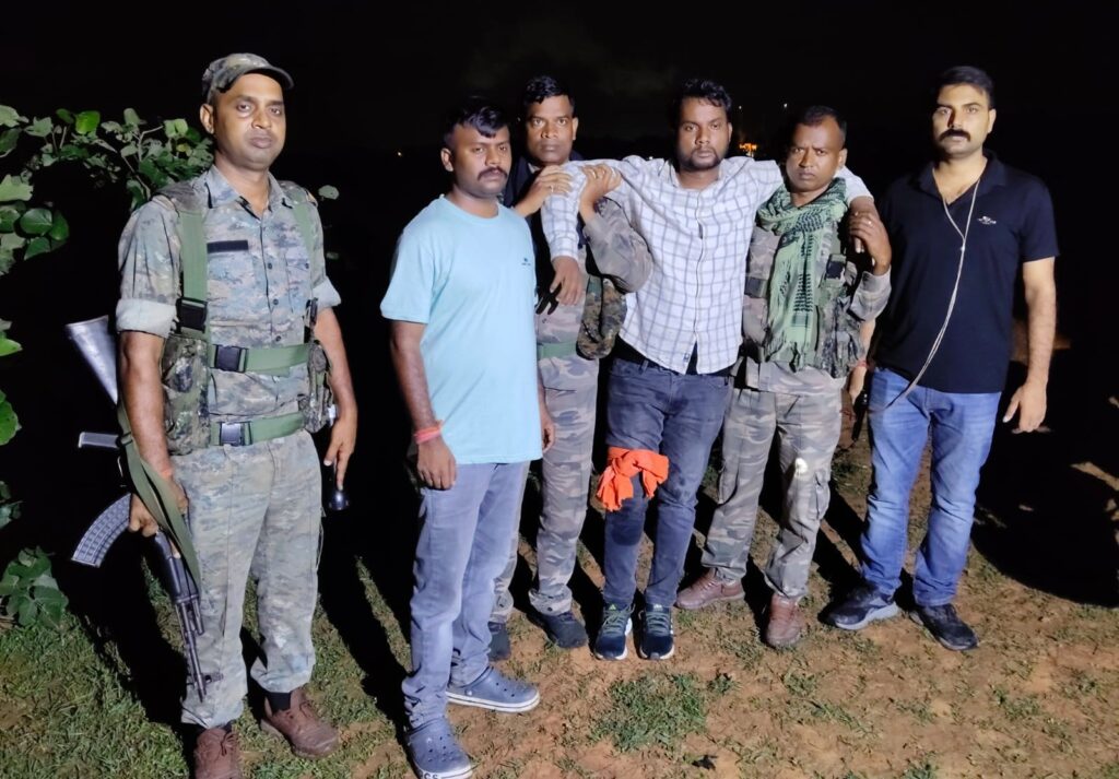 हजारीबाग के केरेडारी में मुठभेड़, एक अपराधी के पैर में लगी गोली, हथियार और बाइक बरामद
