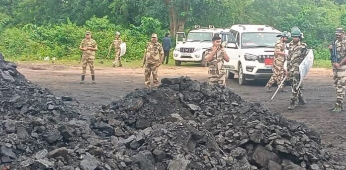 झारखंड के बड़कागांव में अवैध कोयला खनन के विरुद्ध सीआईएसएफ की कार्रवाई, 257 टन कोयला जब्त
