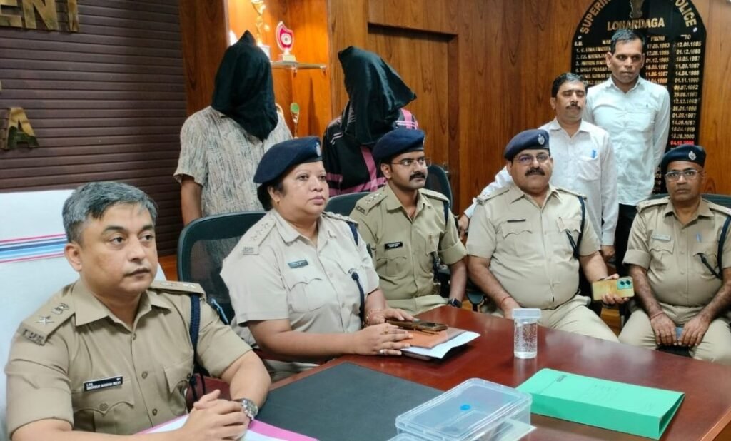 लोहरदगा- शुभम हत्याकांड में दो गिरफ्तार, मुखबिरी करने के शक में मारी थी गोली, खत्री ज्वेलर्स कांड में भी शामिल