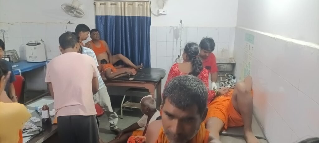 देवघर से नेपाल जा रही कांवरियों से भरी बस ट्रक से टकराई, 3 की मौत, कई घायल