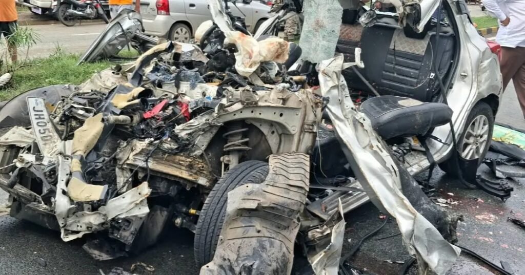 जमशेदपुर के मरीन ड्राइव पर भीषण हादसा, मंत्री दीपिका पांडेय सिंह की बेटी समेत चार की मौत