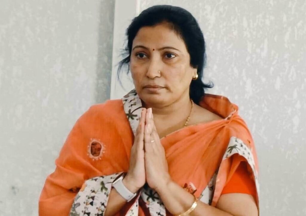 गिरिडीहः जेएमएम की बैठक में पहुंचीं श्वेता, कार्यकर्ताओं से बोलीं- ‘साथ दें, सुदिव्य जी की खाली जगह भरूंगी’