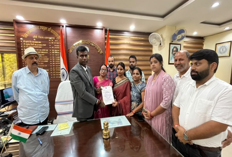 योगा टीचर राजा की वियतनाम में मौत, परिजन मिले रांची डीसी से, पार्थिव शरीर वापस लाने की गुहार