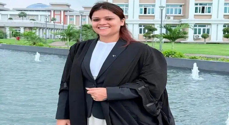 झारखंड- महिला अधिवक्ता अनुष्का की मौत के मामले में पति का हजारीबाग में सरेंडर