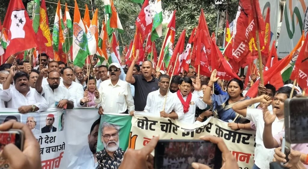 ज्ञानेश कुमार के खिलाफ रांची में युवा कांग्रेसियों ने निर्वाचन कार्यालय घेरा, गिरिडीह में भी प्रदर्शन
