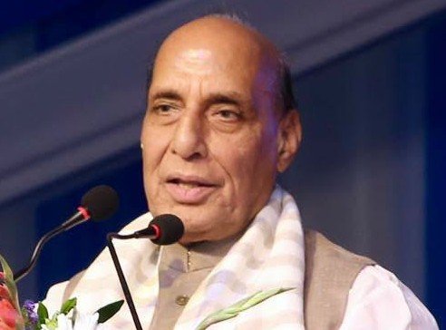 राजनाथ सिंह बोले- बांग्लादेश की तर्ज़ पर शासन बदलने की कोशिश हो रही, कांग्रेस, सपा ने क्या कहा?